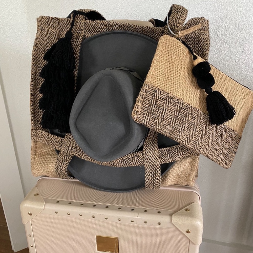 New Travel Bag with hat holder